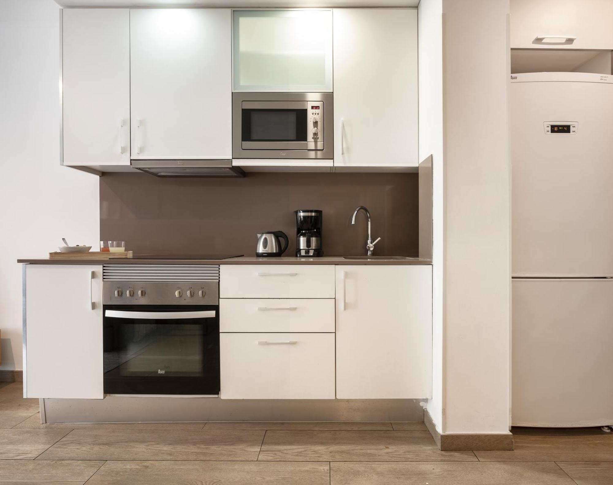 Feelathome Plaza Apartments — Foto’s 3